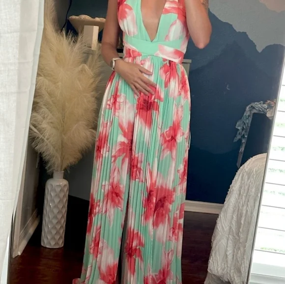 Floral Maxi Dress NWT S Plumeria print - Picture 1 of 6